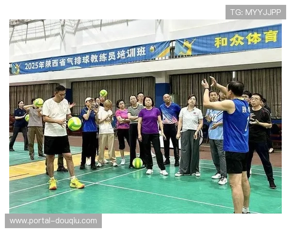 商洛定期开展气排球教师、教练员、裁判员培训班,提升专业水准 商洛定期开展气排球教师、教练员、裁判员培训班,提升专业水准